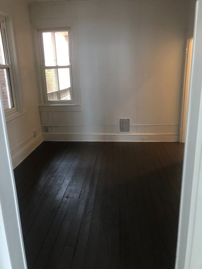 Building Photo - Coming Soon - 5 Bedroom 1 bath home - York...
