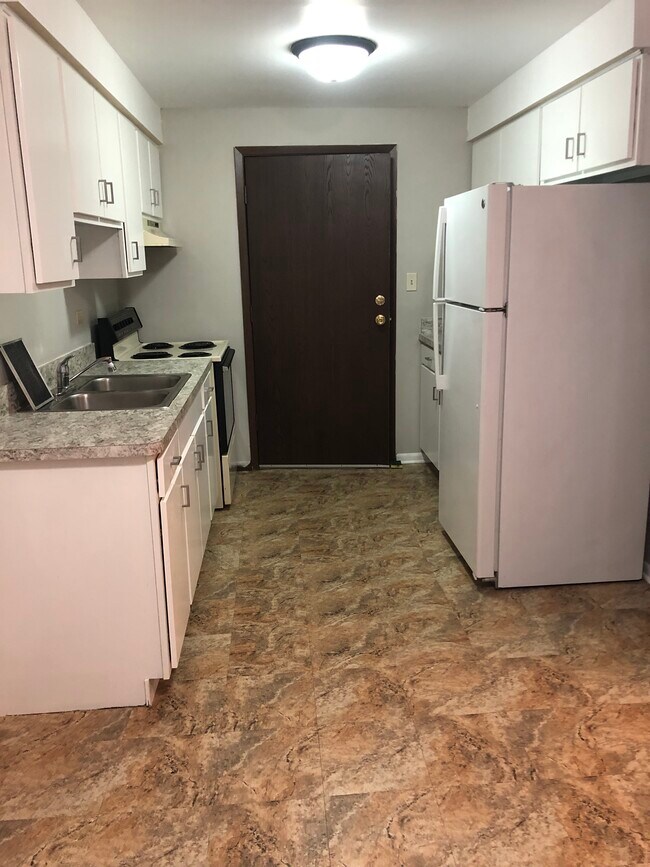 Building Photo - 140 Orchard Ct