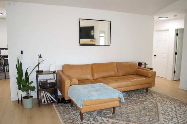 Building Photo - 2503 SW 10th St