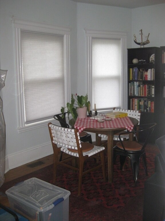 Building Photo - 45 Wellesley Park