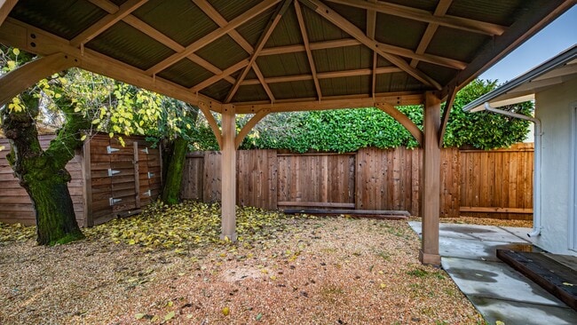 Building Photo - 5 Ormond Ct