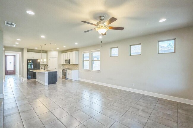 Building Photo - 305 Crossvine Trail