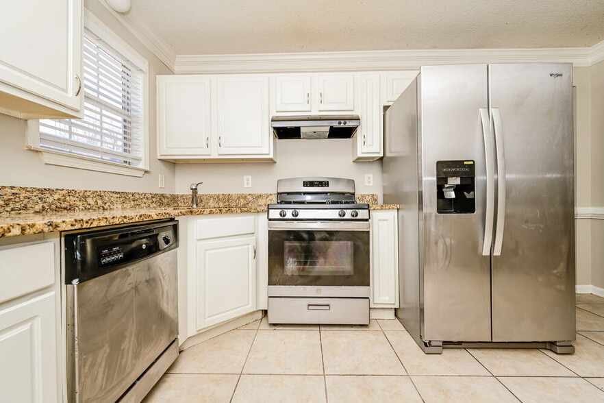 Building Photo - 483 Chase Marion Way