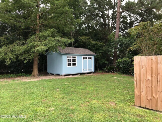 Building Photo - 242 Inlet Dr