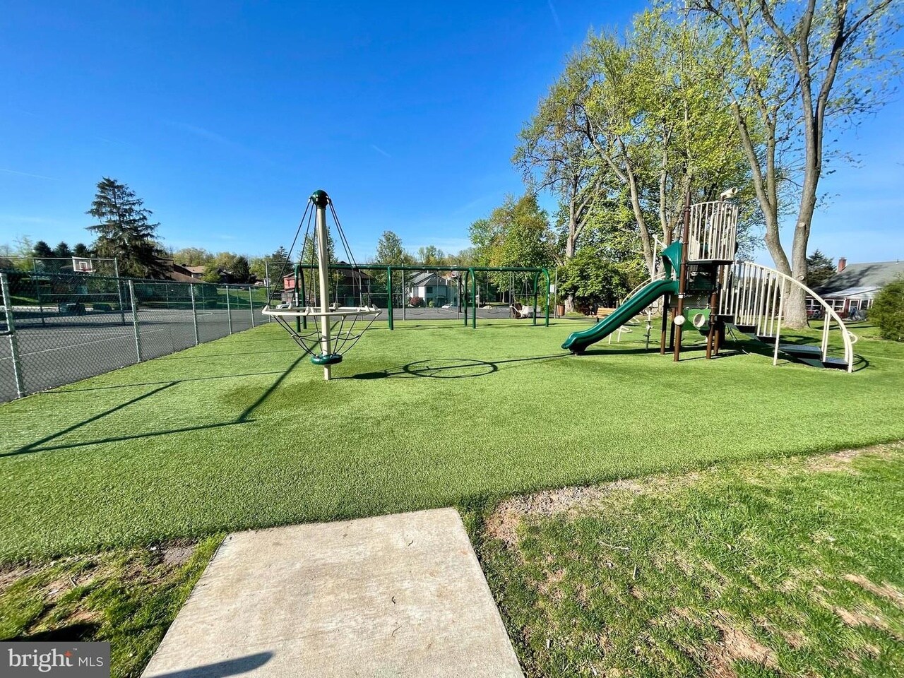 Building Photo - 172 Christine Dr