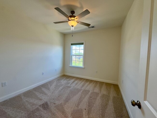 Building Photo - 2550 Frg Vlg Wy