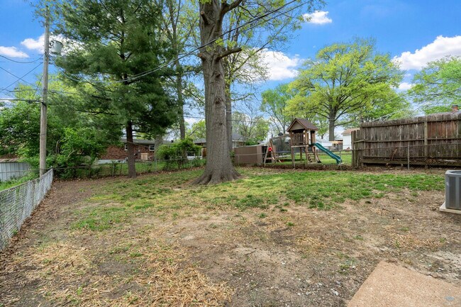 Building Photo - 3831 Brown Rd