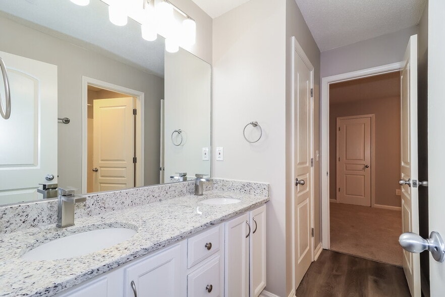 Building Photo - 168 Darbys Run Dr