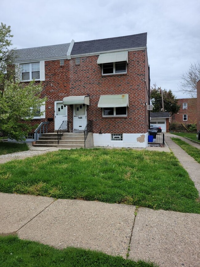 Building Photo - 2139 Griffith St