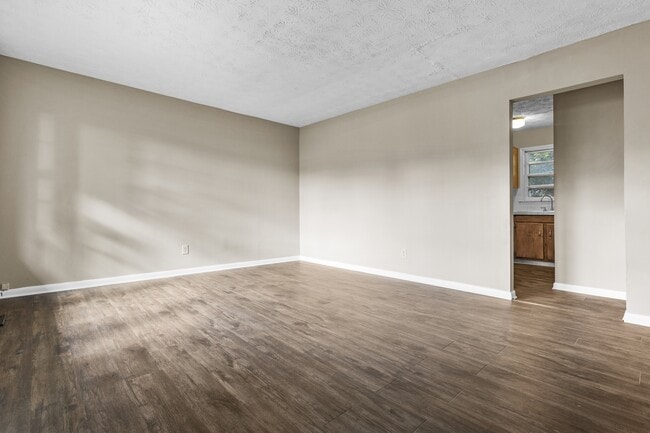 Building Photo - 2461 Mirahill Dr