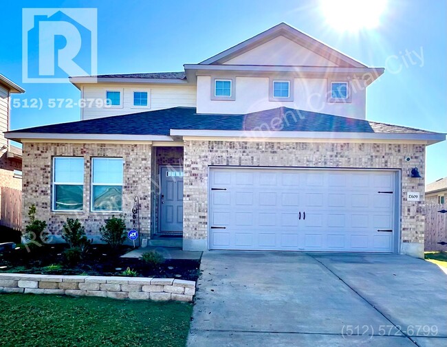 Primary Photo - Beautiful 4-Bedroom New Build with Modern ...