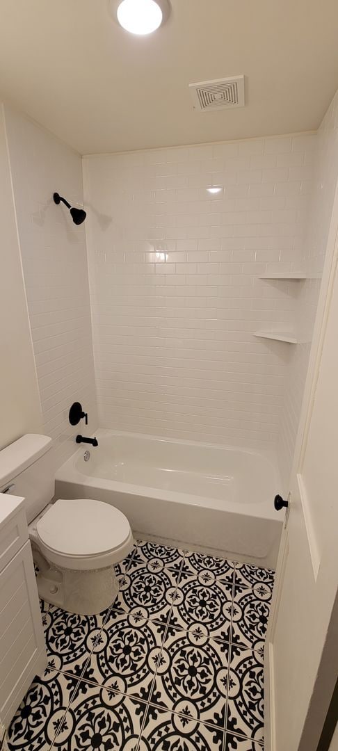 Building Photo - Tiehen Realty - Booth