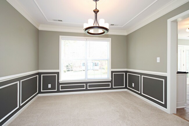 Building Photo - Dog-Friendly Forest Lakes North Home (Appl...