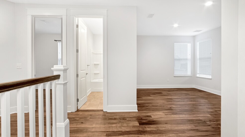 Upstairs Bonus Loft - 1232 Bluestem Street