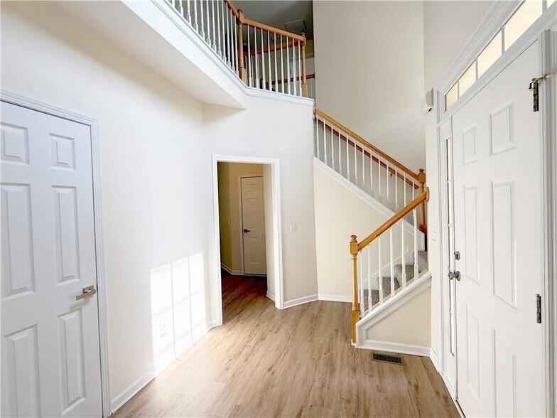 Building Photo - 350 Laurel Glen Crossing
