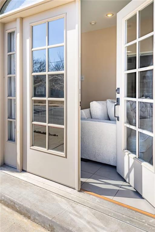 Building Photo - 212 SE A St