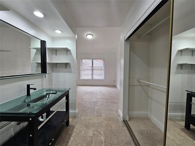 Building Photo - 15075 SW 49th Ln