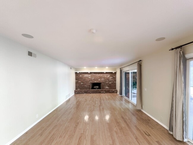 Building Photo - ~POOL HOME~ For Rent in Mission Viejo! 5 Bedrooms!