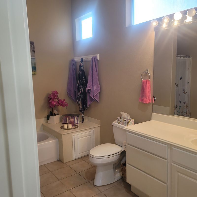 Building Photo - 78702 Platinum Dr