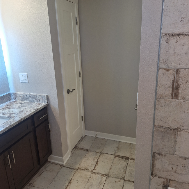 Building Photo - 34509 Hartwell Pl