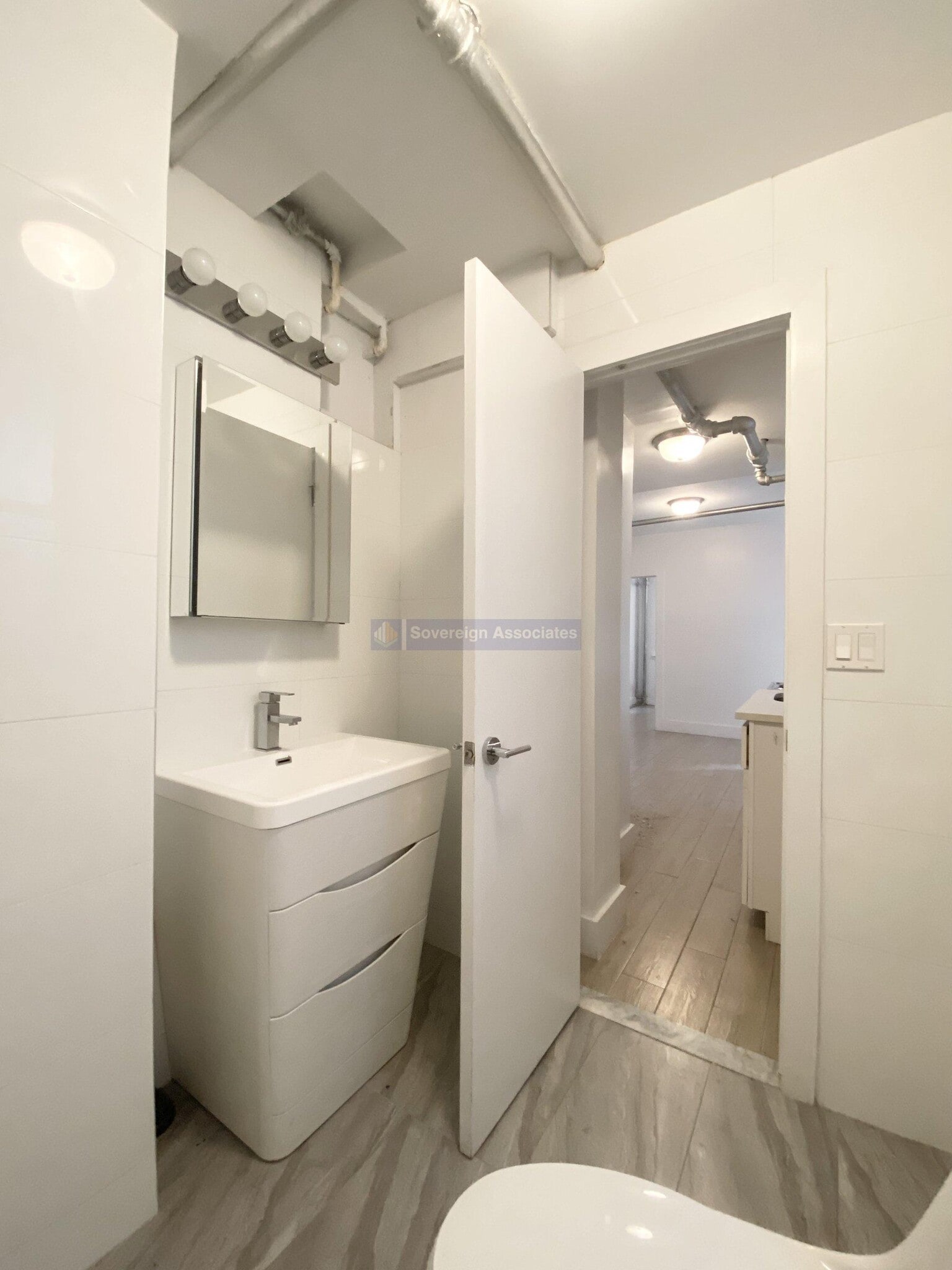 Building Photo - 22 St Nicholas Pl