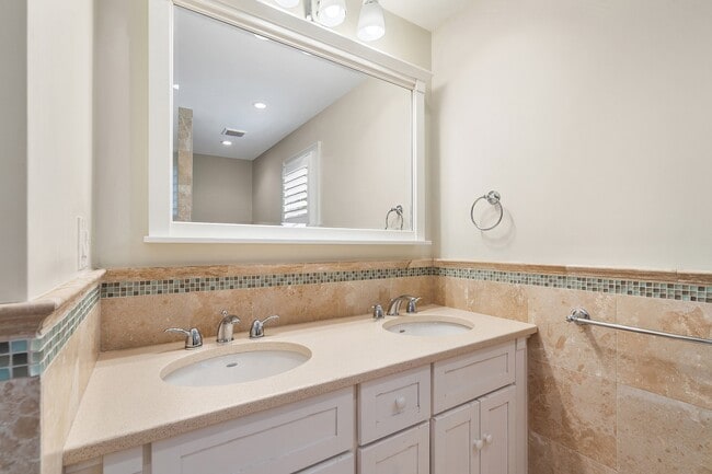 Building Photo - 20 Rustic Terrace