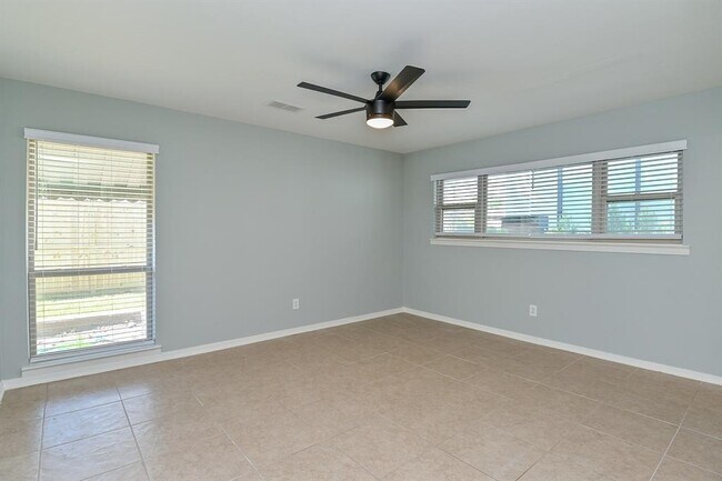 Building Photo - 4738 Merwin St