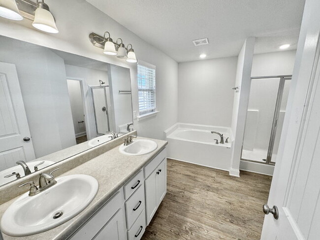 Building Photo - 8437 Grayce Dr