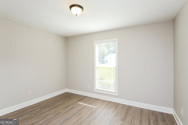 Building Photo - 1637 Deer Creek Ln