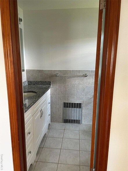 Building Photo - 26 Nassau Ave