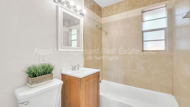 Building Photo - 1711 45th St S