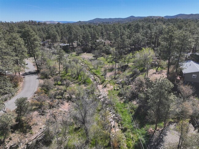 Building Photo - Beautiful home in the Mountain Club!