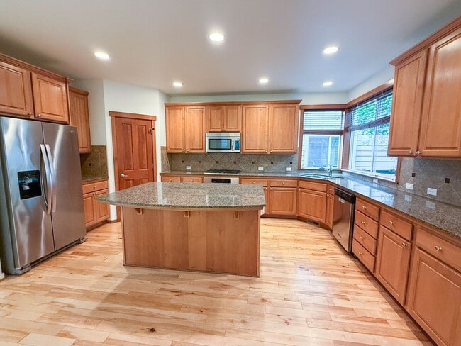 Building Photo - 4Bd/2.75Ba Issaquah House