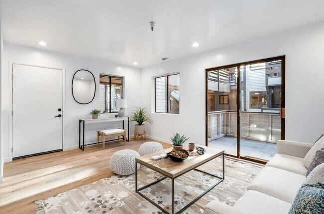 Building Photo - Exceptionally Upgraded First Floor Cedar Creek Condo with Patio by the Pool