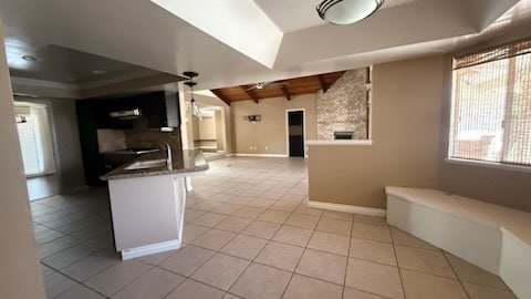 Building Photo - 9404 High Oak Dr