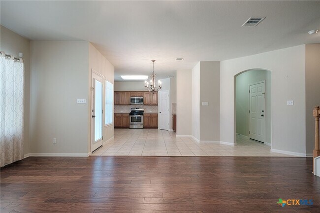 Building Photo - 606 Fairmont Dr