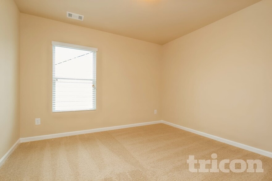 Building Photo - 114 Hayes Park Dr