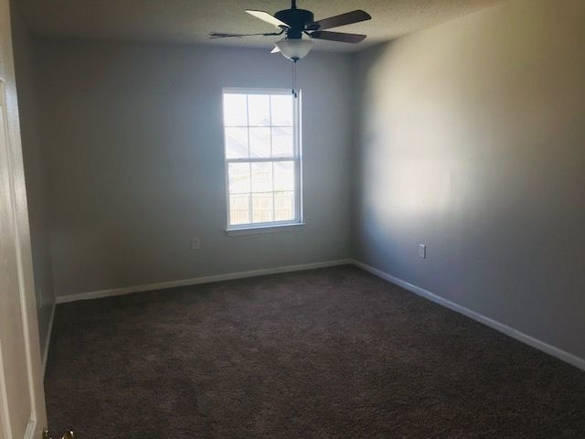 Building Photo - Lovely home in St James Estates