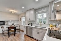Building Photo - 1450 Cedarhurst Dr
