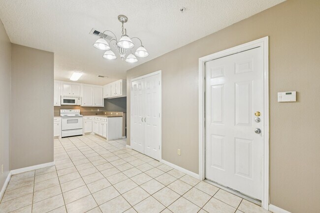 Building Photo - 100 Westpark Dr