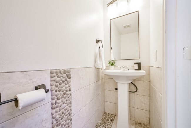 Building Photo - 11823 Keystone Spring Way
