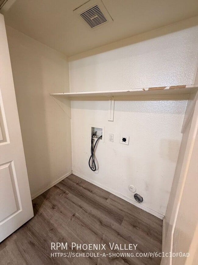 Building Photo - 3310 W Golden Ln