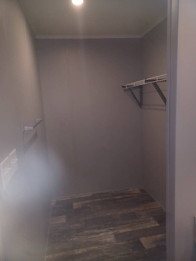 Building Photo - 1214 Roseport Rd