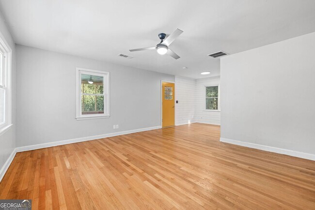 Building Photo - 4041 Fincher Dr