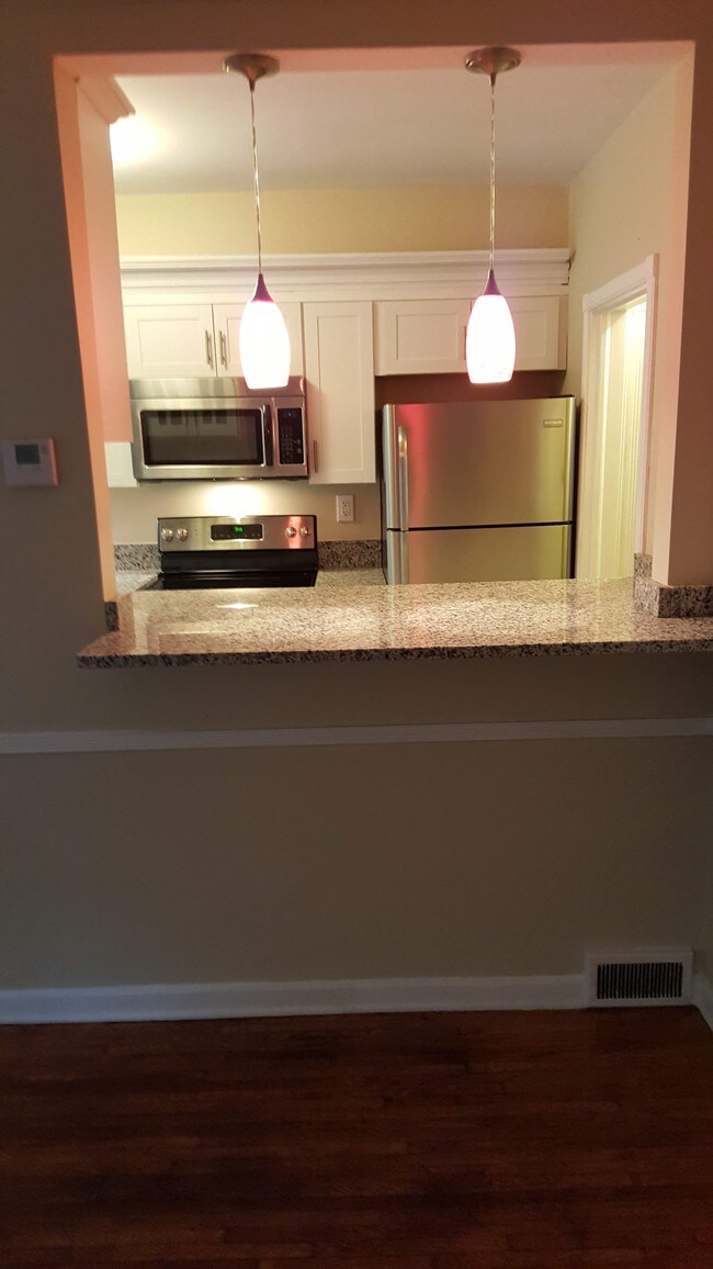 Building Photo - 1931 Northwest Blvd