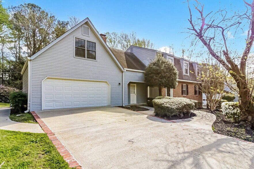 Primary Photo - 1401 Rhododendron Dr NW