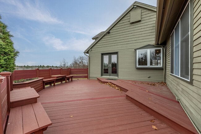 Building Photo - 411 Beach St