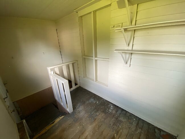 Building Photo - 124 N Beard St