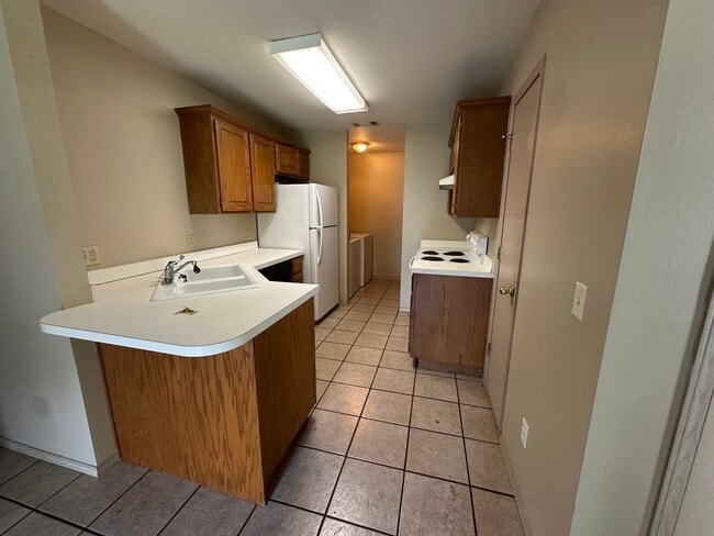 Building Photo - **SPECIAL half off first months rent***Wel...