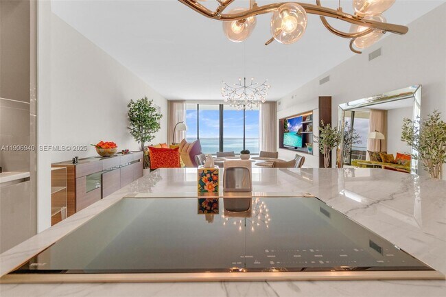 Building Photo - 18975 Collins Ave